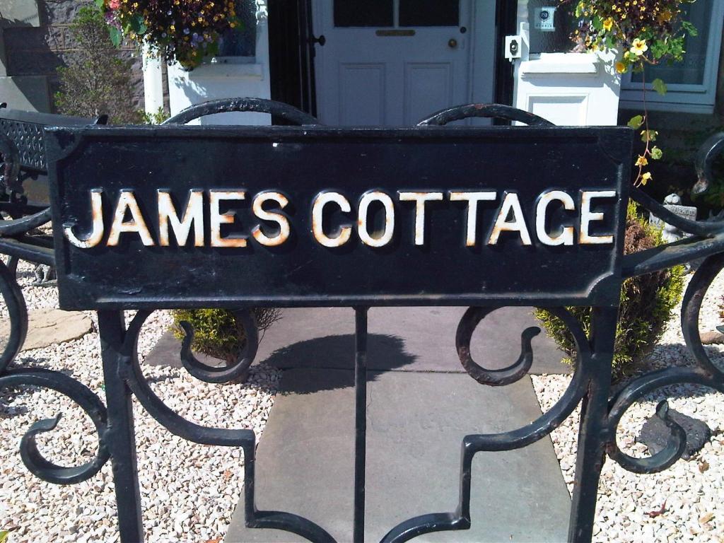 James Cottage Guest House Crieff Bagian luar foto